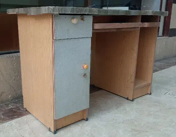 میز کامپیوتر|میز تحریر و کامپیوتر|برخوار, |دیوار