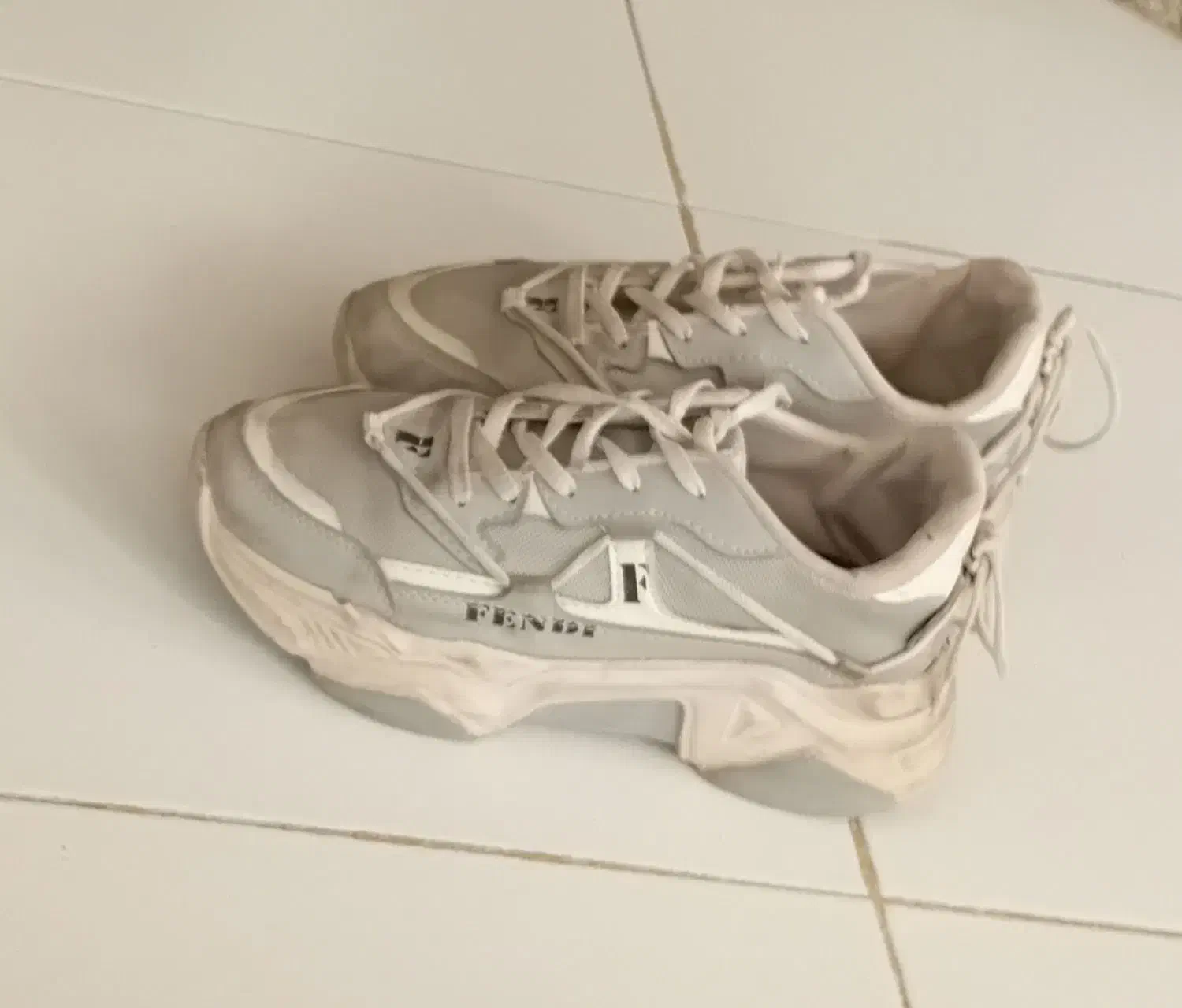 کفش|کیف، کفش، کمربند|بیرجند, |دیوار