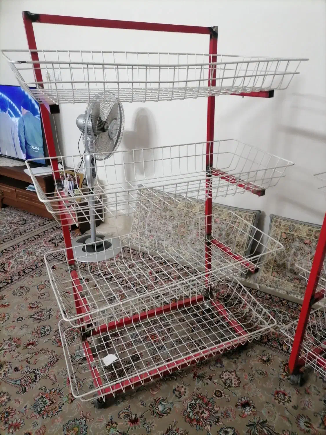 دو عدد قفسه  تمیز محکم کار کرده|کتابخانه، شلف، قفسه‌های دیواری|مشهد, انقلاب|دیوار