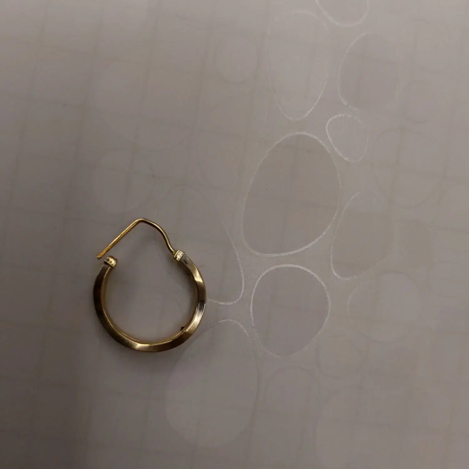 یه لنگه گوشواره بچه گانه  گم شده در گاوازنگ.|جواهرات|زنجان, |دیوار