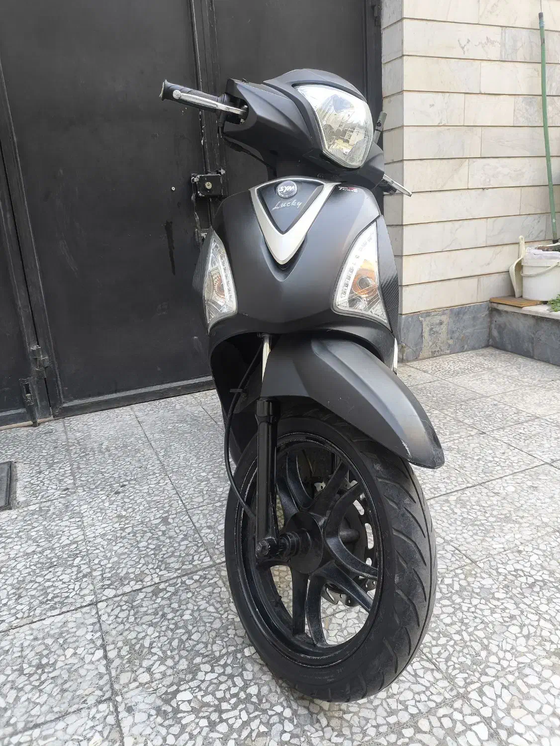 لاکی ۱۸۰ sym|موتورسیکلت|تهران, مینای جنوبی|دیوار