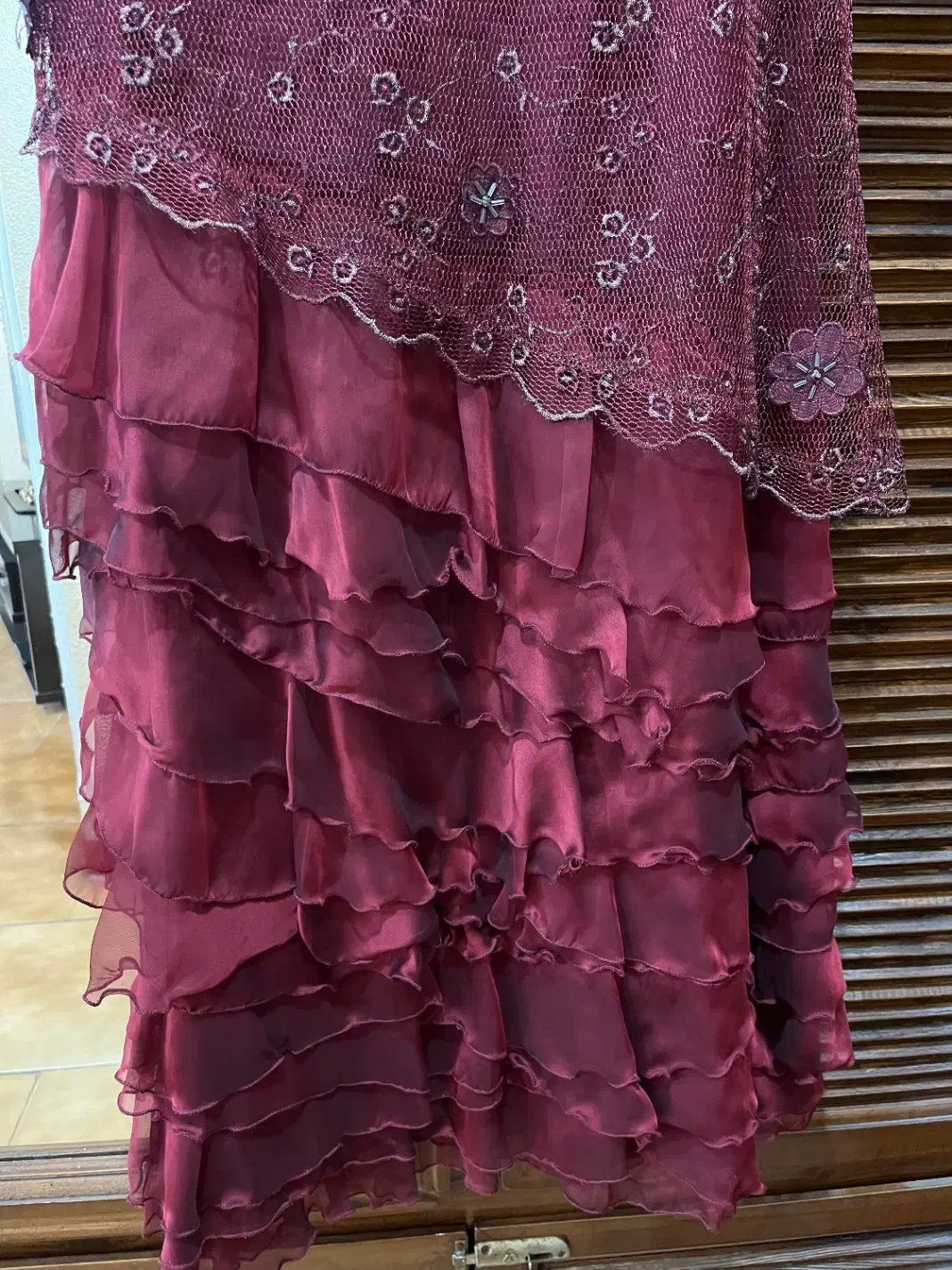 لباس مجلسی|لباس|ساری, |دیوار