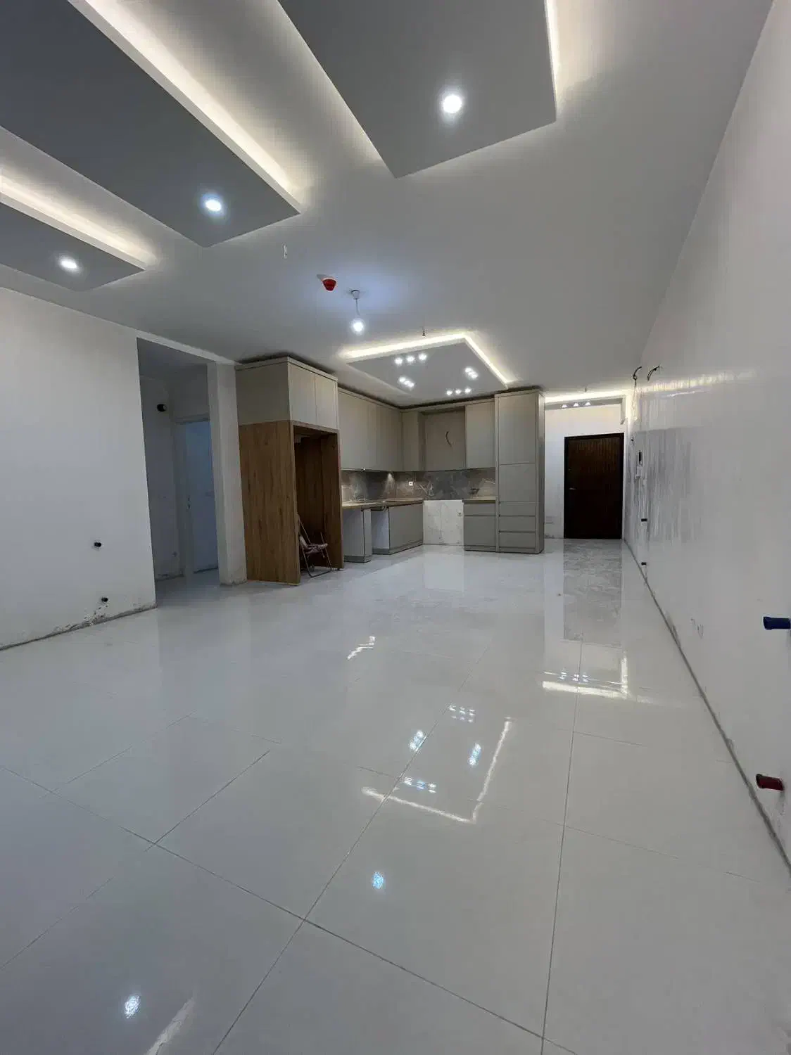 آپارتمان نوساز طبقه سوم، جنوبی، 95 متری|فروش آپارتمان|اصفهان, عاشق‌آباد|دیوار