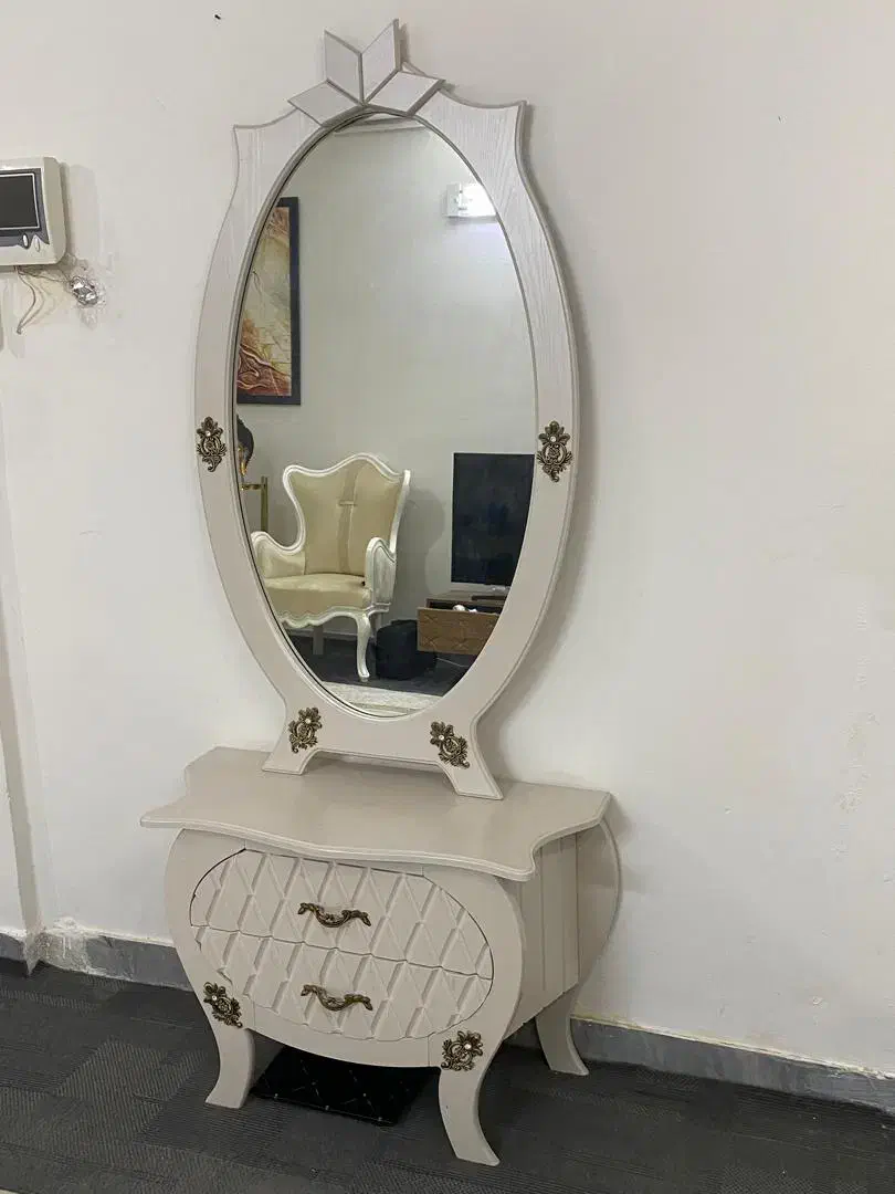 آینه و کنسول در حد نو|بوفه، ویترین، کنسول|اراک, |دیوار