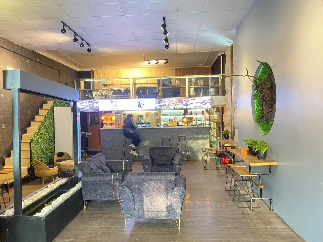 استخدام باریستای خانوم|استخدام خدمات فروشگاه و رستوران|رفسنجان, |دیوار