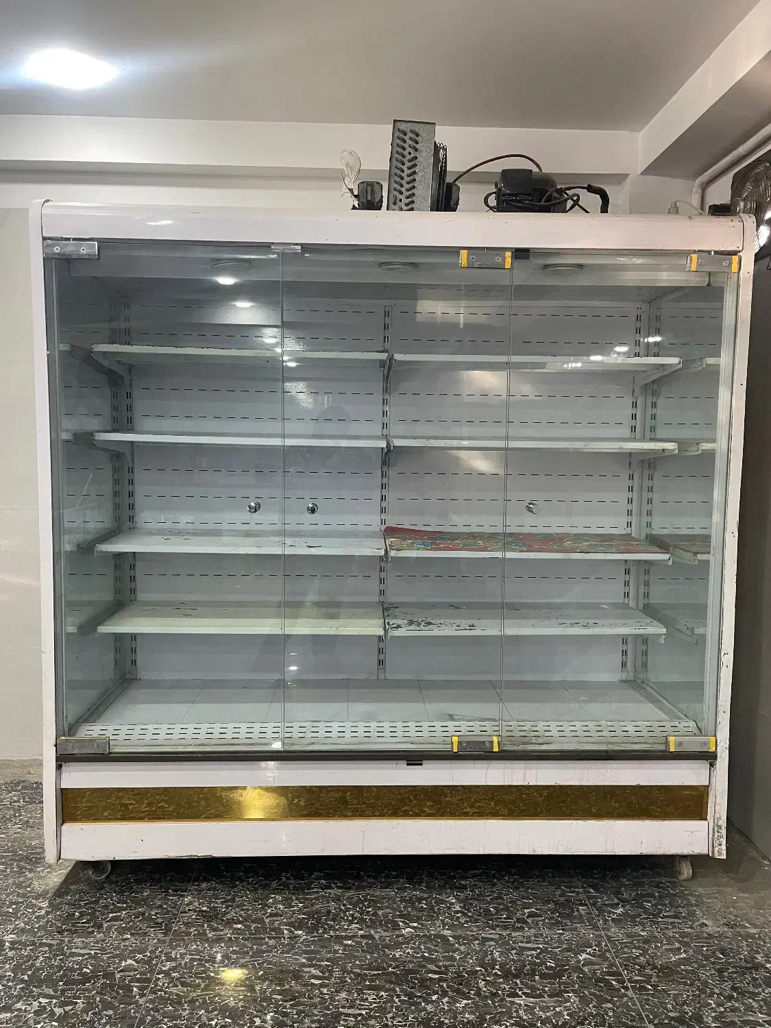 یخچال پرده هوا|فروشگاه و مغازه|هشتگرد, طاووسیه|دیوار