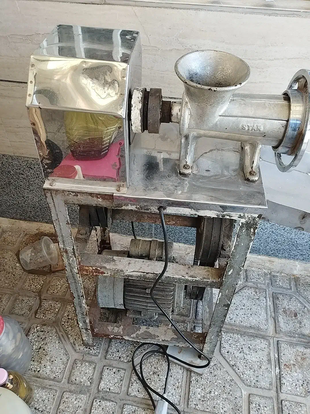 چرخ گوشت صنعتی سالم به شرط|کافیشاپ و رستوران|همدان, |دیوار