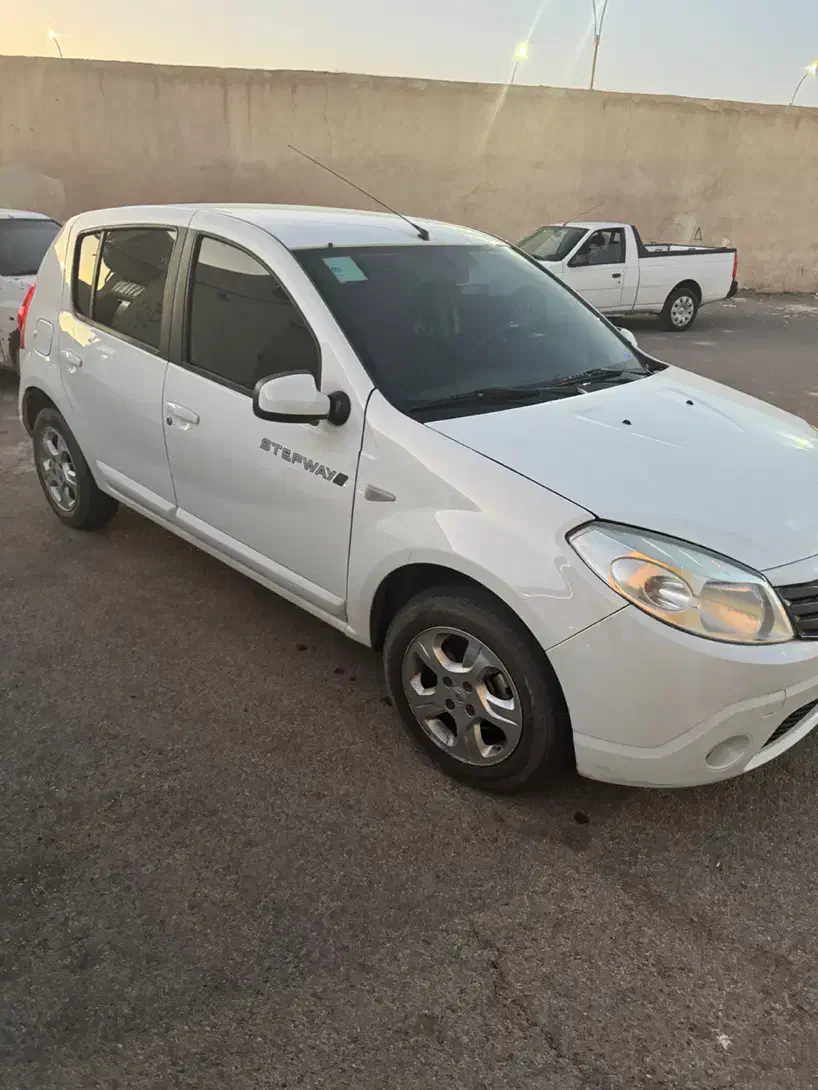 ماشین ساندرو اتوماتیک مدل ۹۵|خودرو سواری و وانت|رفسنجان, |دیوار