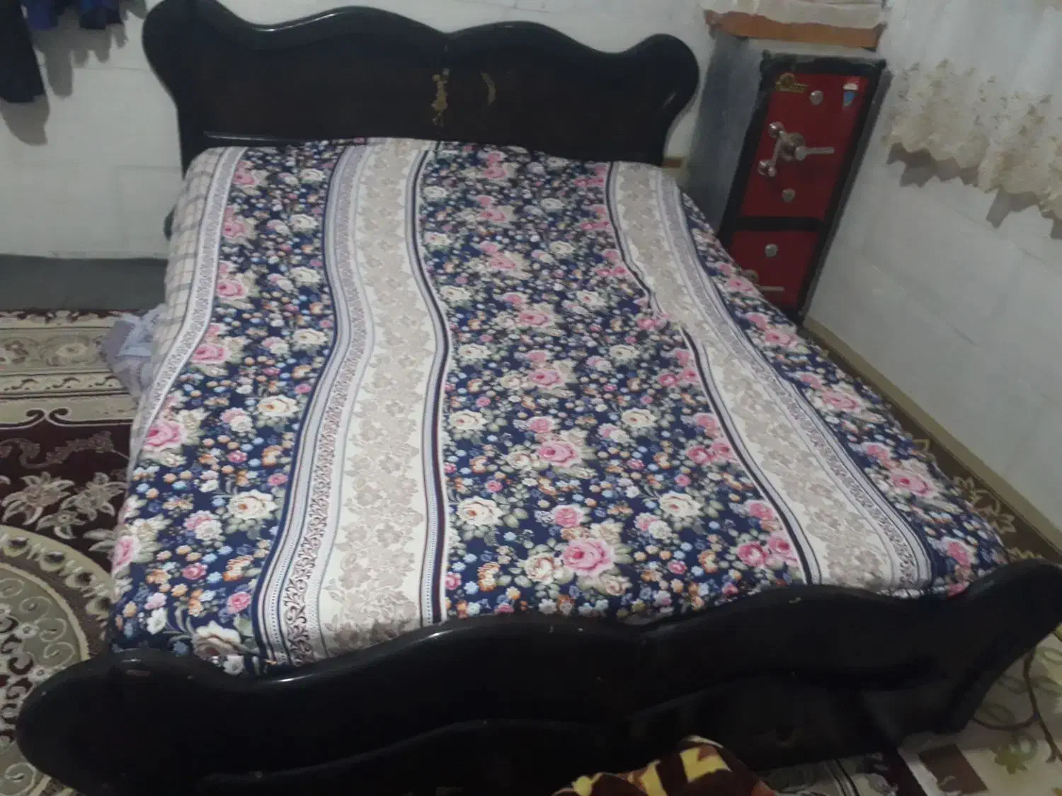 تخت و تشک دونفره|تخت و سرویس خواب|گلپایگان, |دیوار