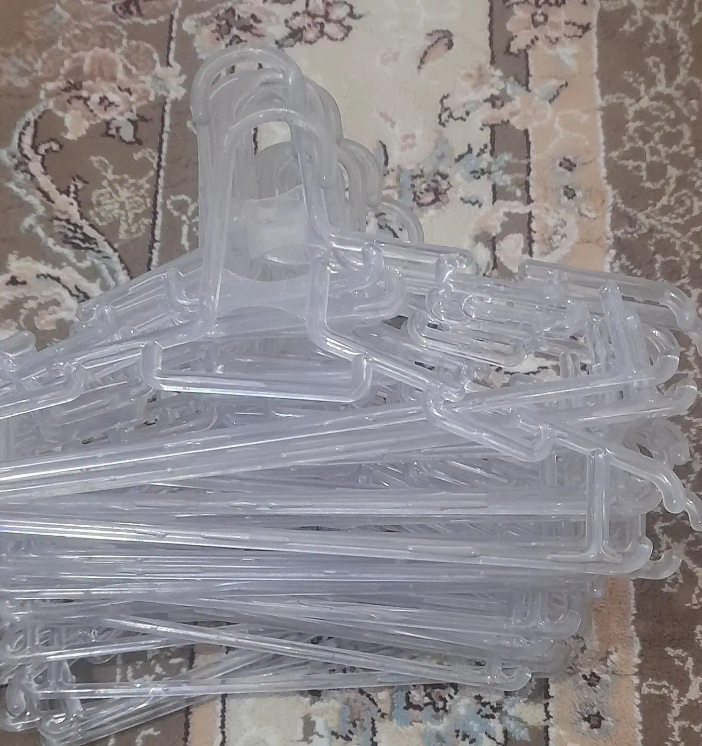 چوب لباسی در حد نو|بندرخت و رخت‌آویز|کرج, حصارک بالا|دیوار