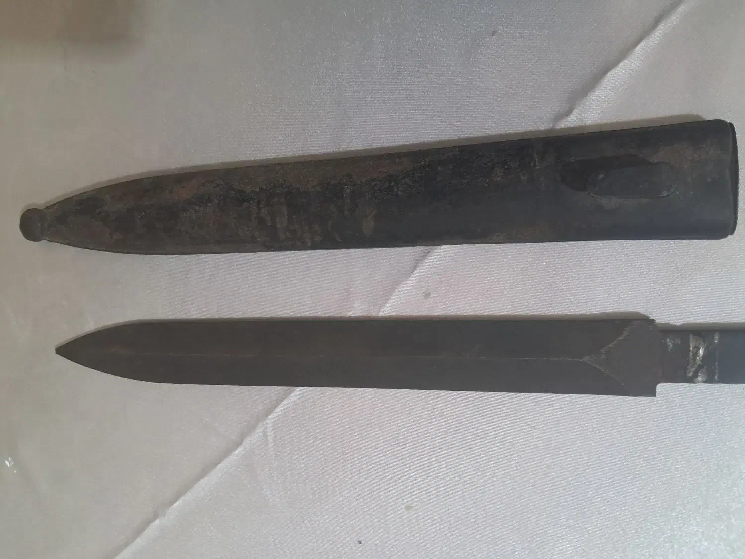 سرنیزه قدیمی|کلکسیون اشیاء عتیقه|شیراز, انجیر|دیوار