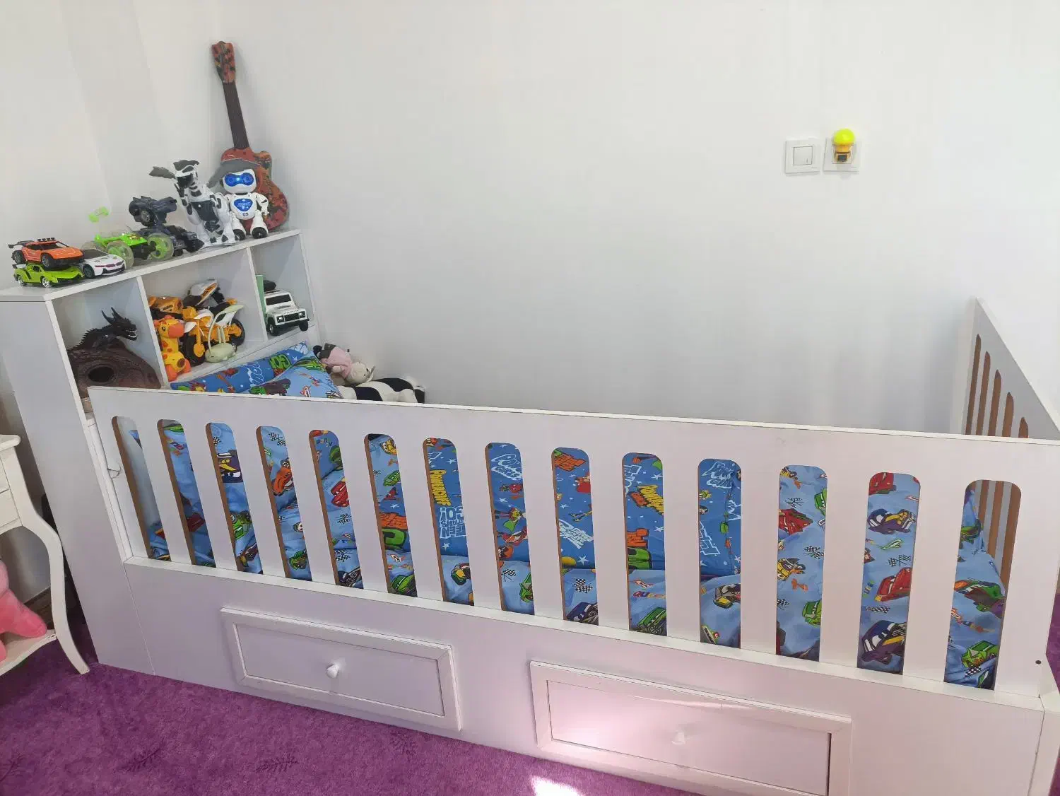 تخت نوجوان در حد نو|تخت و سرویس خواب|گلوگاه, |دیوار