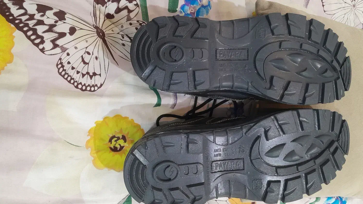 کفش.ایمنی|کیف، کفش، کمربند|کرج, ساسانی (قلمستان)|دیوار