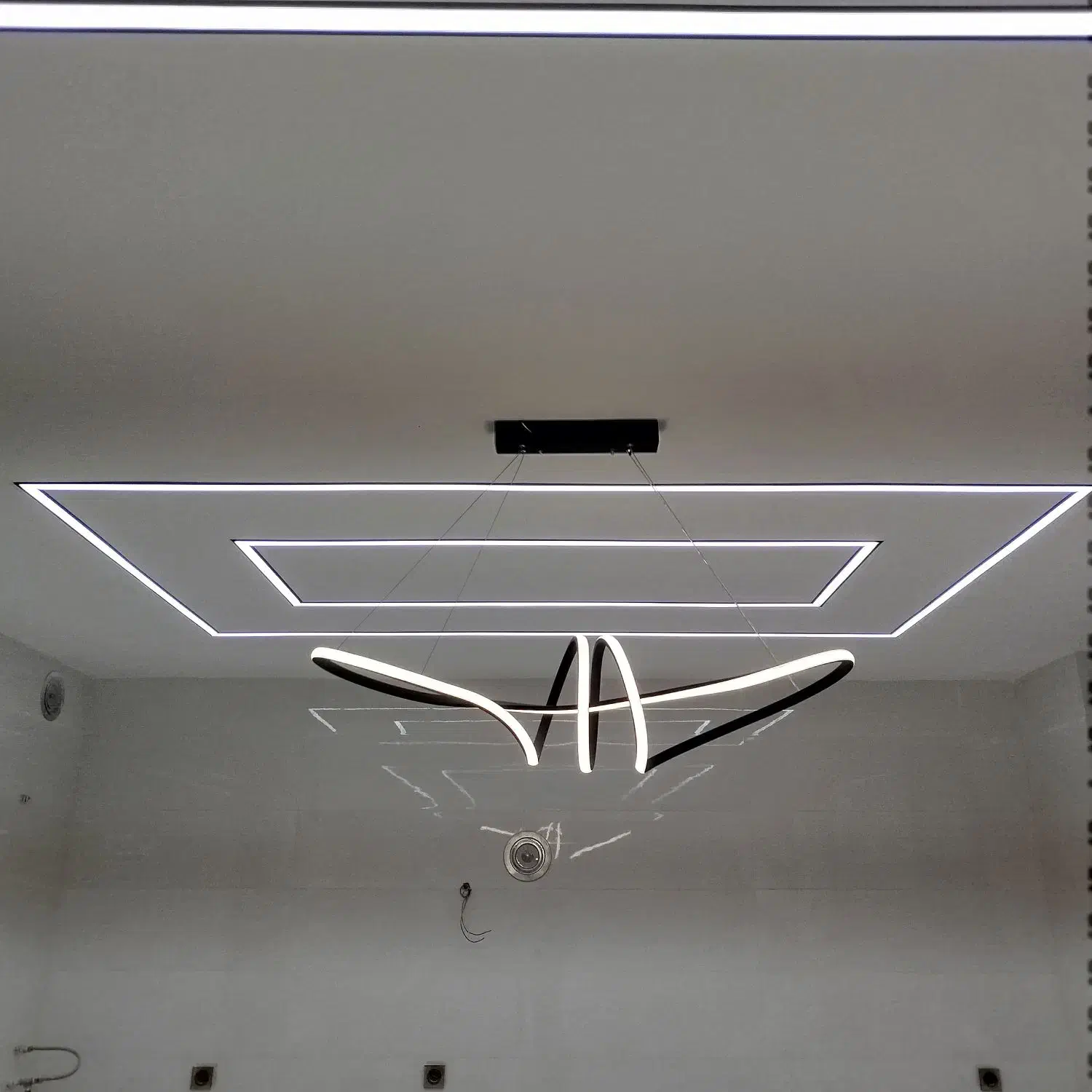 اجرای تخصصی لاین نوری،برق کشی وتعمیرات(با ضمانت)|خدمات پیشه و مهارت|شیراز, فرهنگ شهر|دیوار