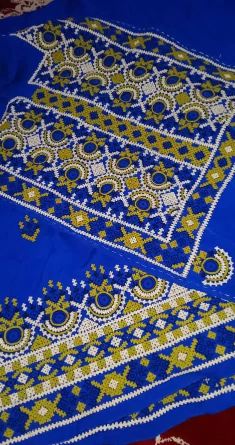 دوزنده|لباس|دلگان, |دیوار