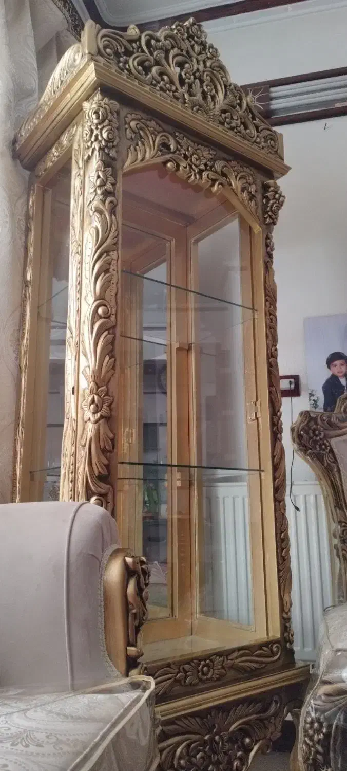 ویترین تمیز بدون هیچ خط خش|بوفه، ویترین، کنسول|برخوار, |دیوار