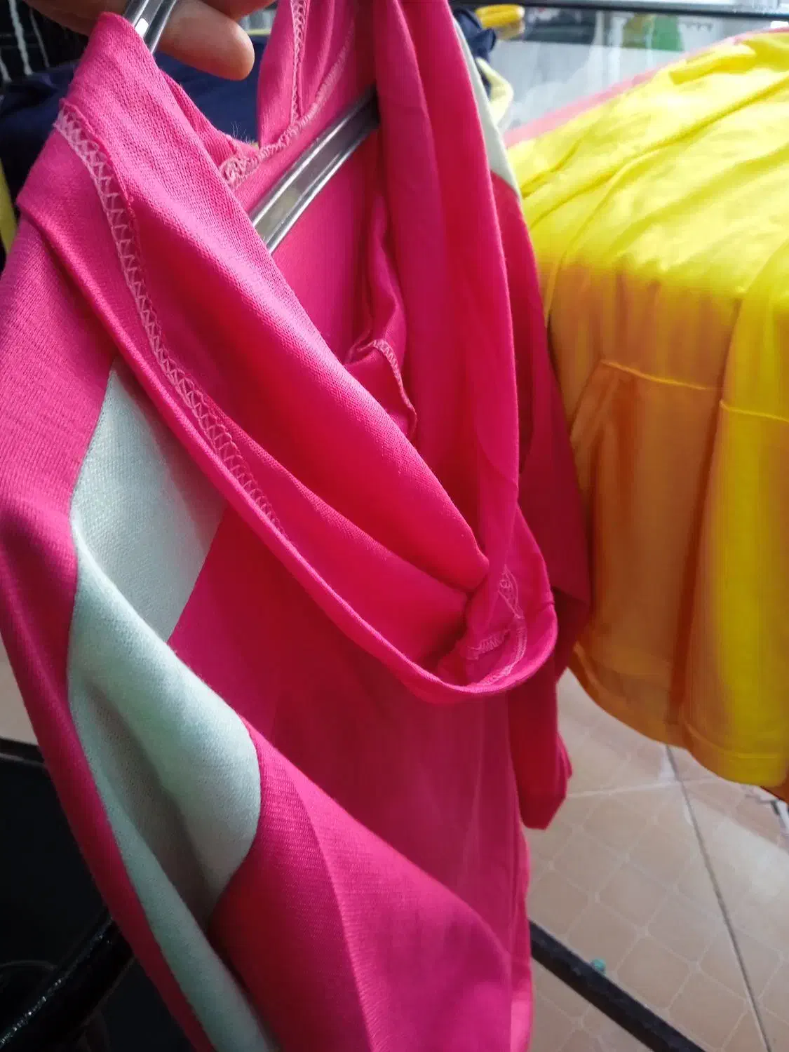 زیر سارافونی|لباس|قم, قلعه کامکار|دیوار