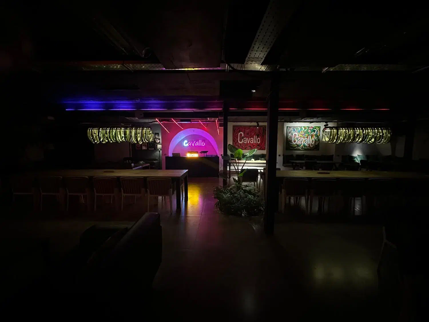 سالندار.گریل کار.قلیون دار.پیتزا زن.سالادزن|استخدام خدمات فروشگاه و رستوران|اصفهان, اشکاوند|دیوار