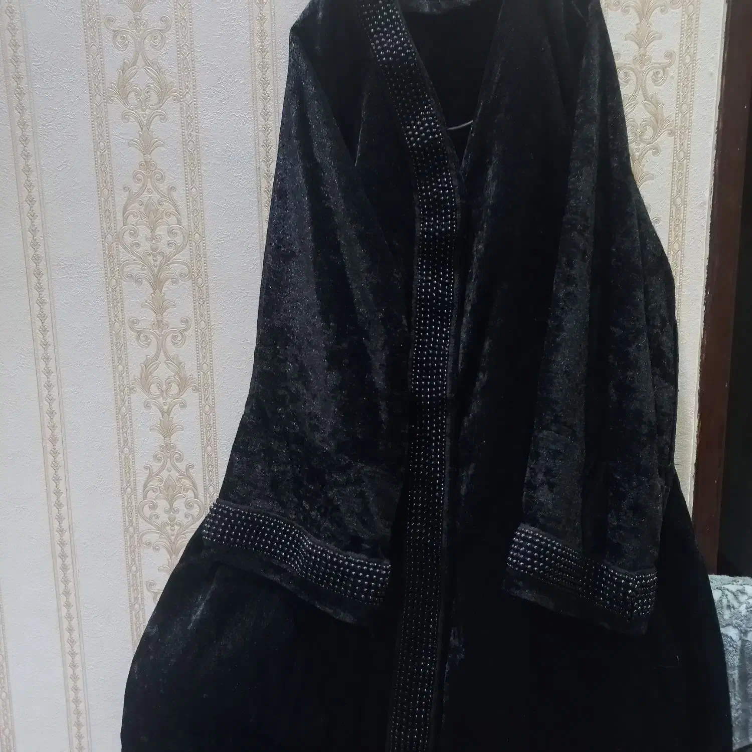 مانتو|لباس|الیگودرز, |دیوار