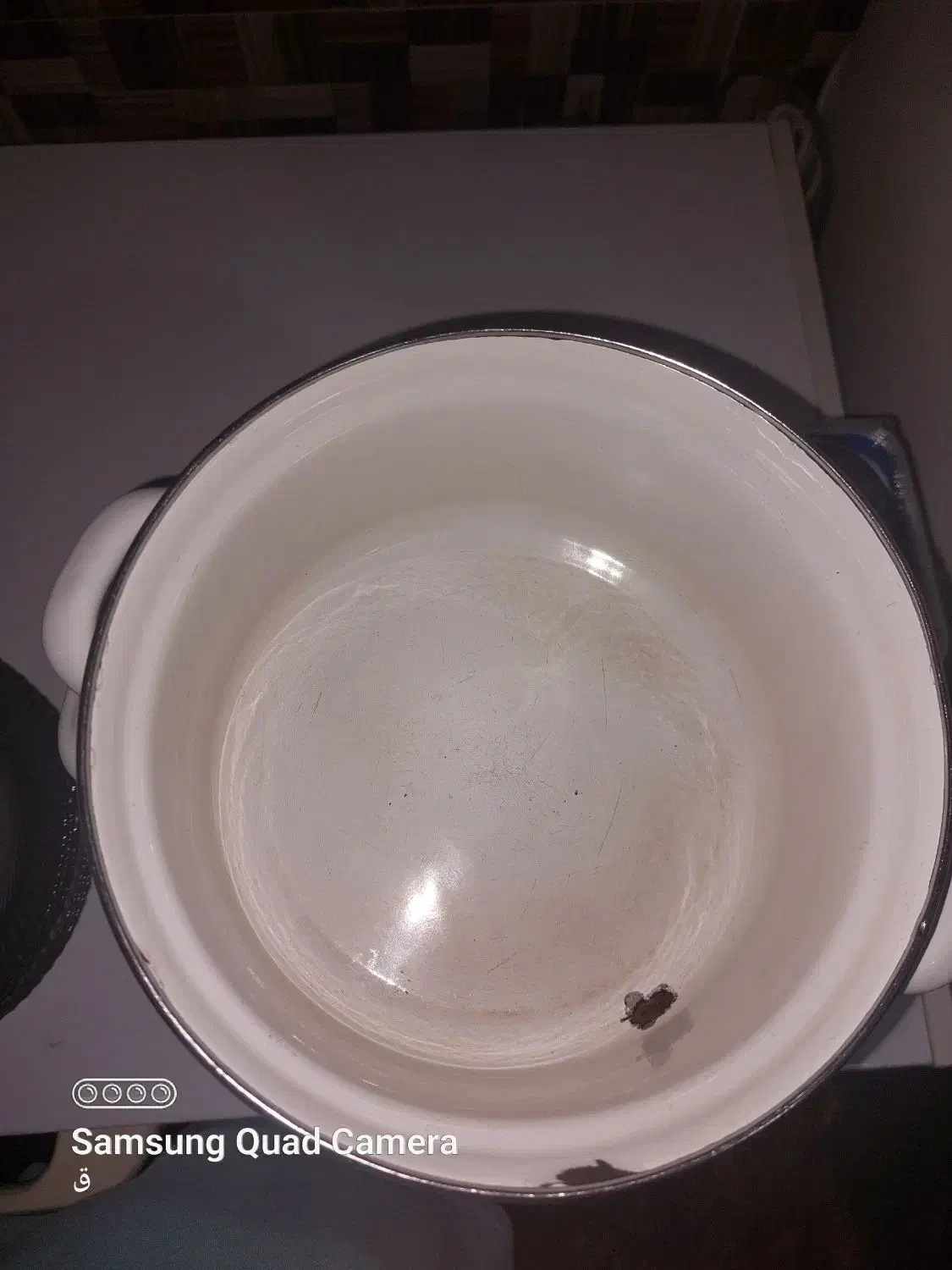 قابلمه لعابی قدیمی|ظروف پختوپز|هندیجان, |دیوار