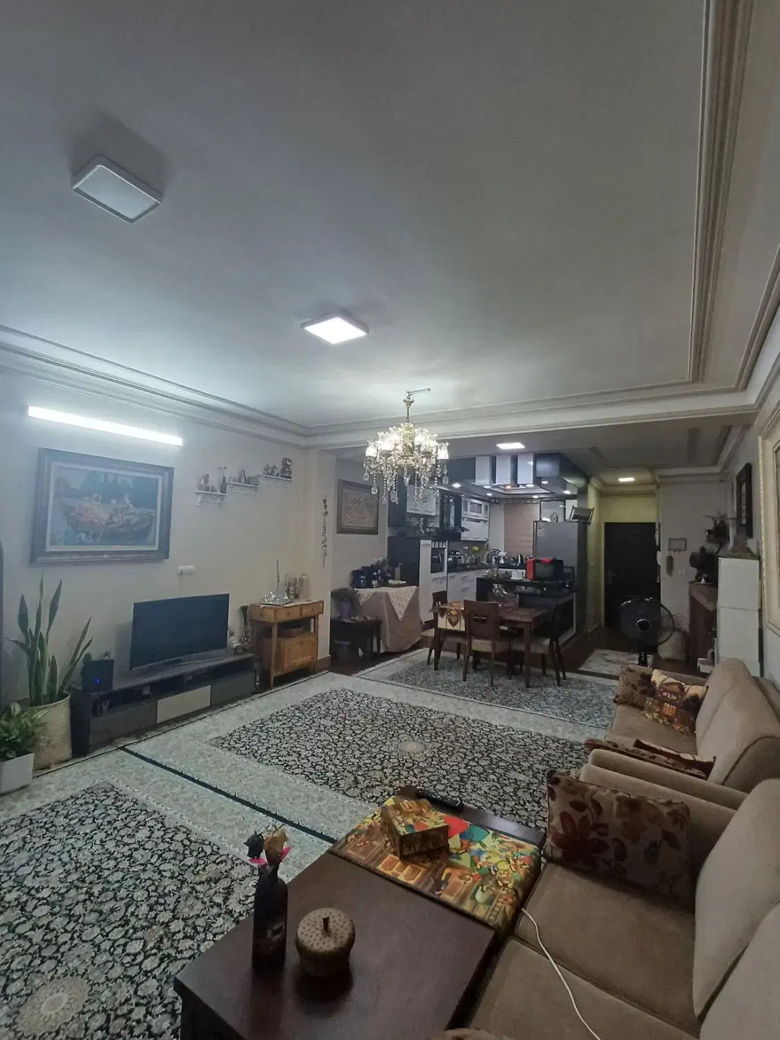 آپارتمان ۹۵ متری دو خواب ۶واحدی شیک|فروش آپارتمان|آزادشهر, |دیوار