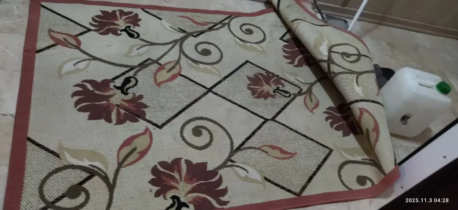 فرش یکمتر در دومتر گلیمی در حد نو|فرش|مشهد, هدایت|دیوار