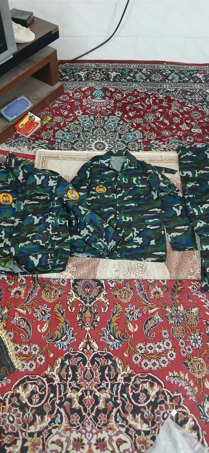 لباس نظامی|لباس|مشهد, طبرسی شمالی|دیوار