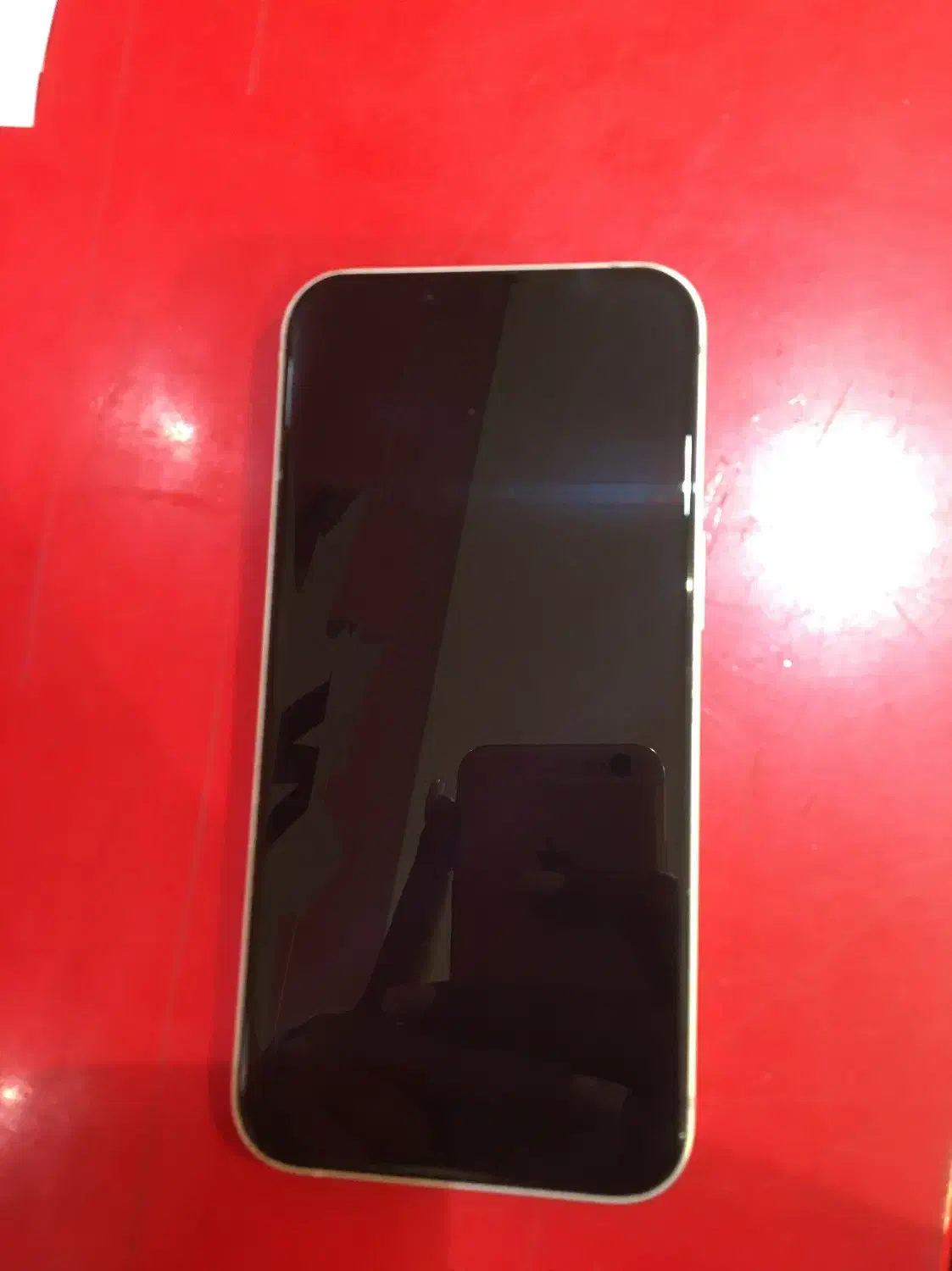 آیفون 13نرمال سفید|موبایل|نور, |دیوار