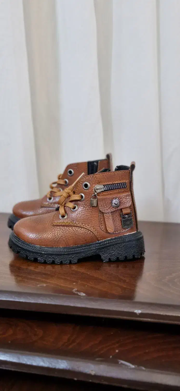 کفش بوت سایز ۲۳|کفش و لباس بچه|مشهد, شاهد (شهرک غرب)|دیوار