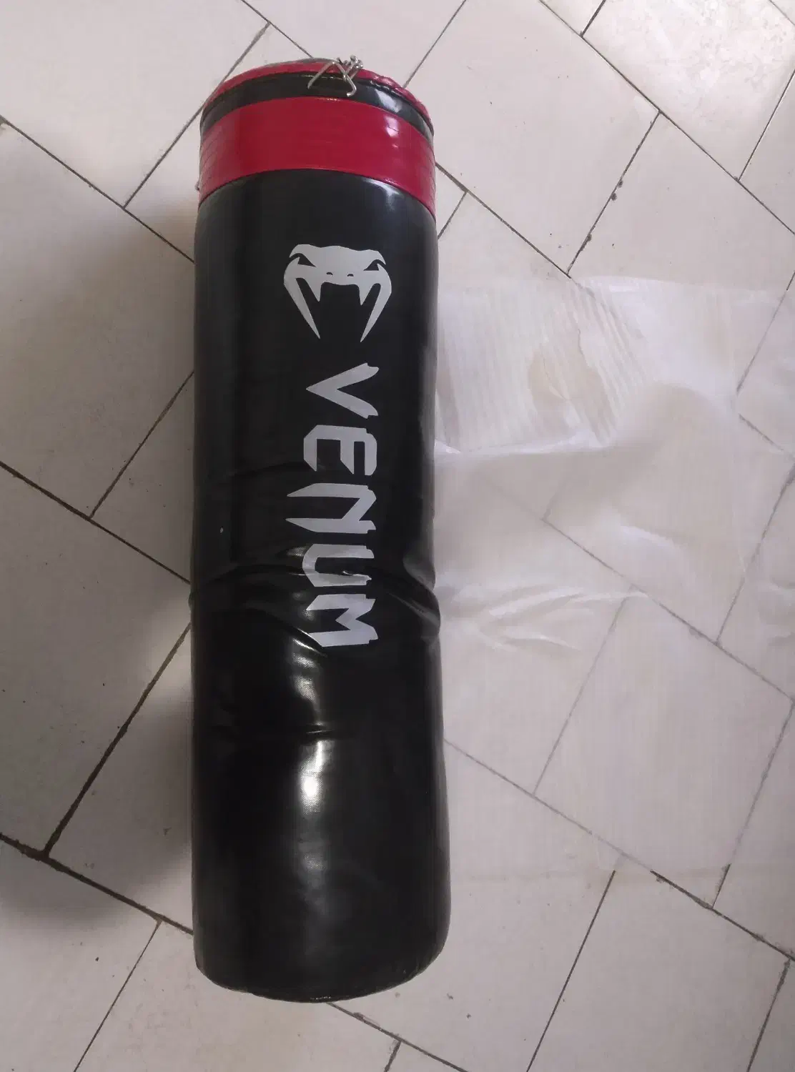 کیسه بوکس کاملا نو اصلا استفاده نشده|تجهیزات ورزشی|مراغه, |دیوار