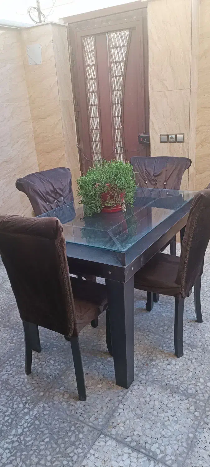 میز ناهارخوری ام دی آف در حد نو|میز و صندلی غذاخوری|بهشهر, |دیوار