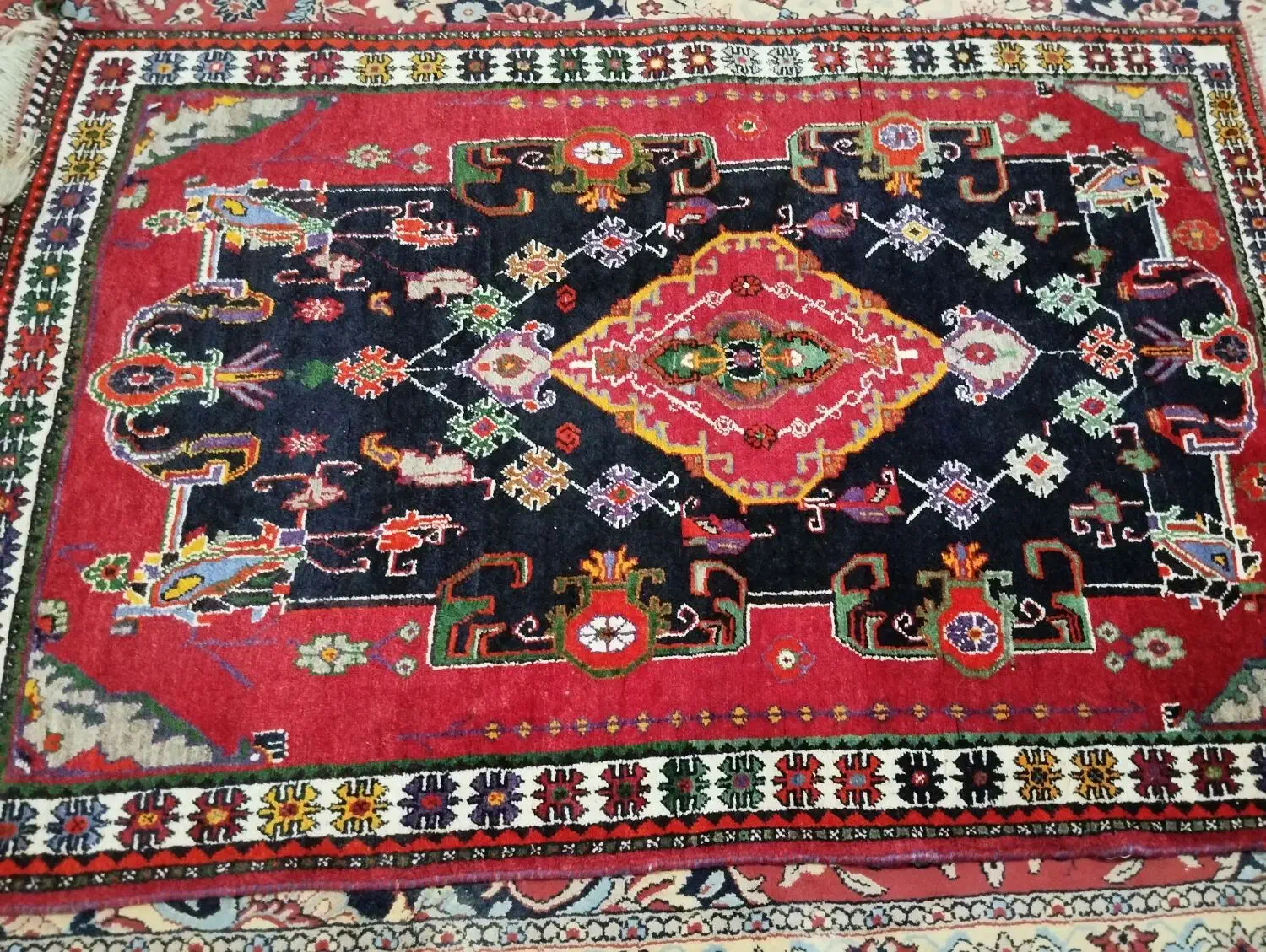 فرش دست بافت زیبا از پشم|فرش|جهرم, |دیوار