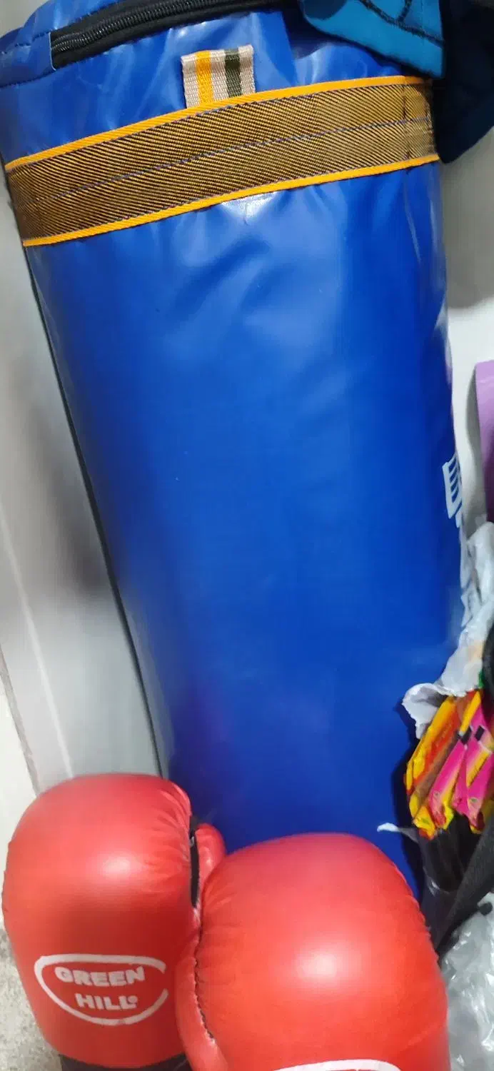 کیسه بوکس و دستکش|تجهیزات ورزشی|دوگنبدان, |دیوار
