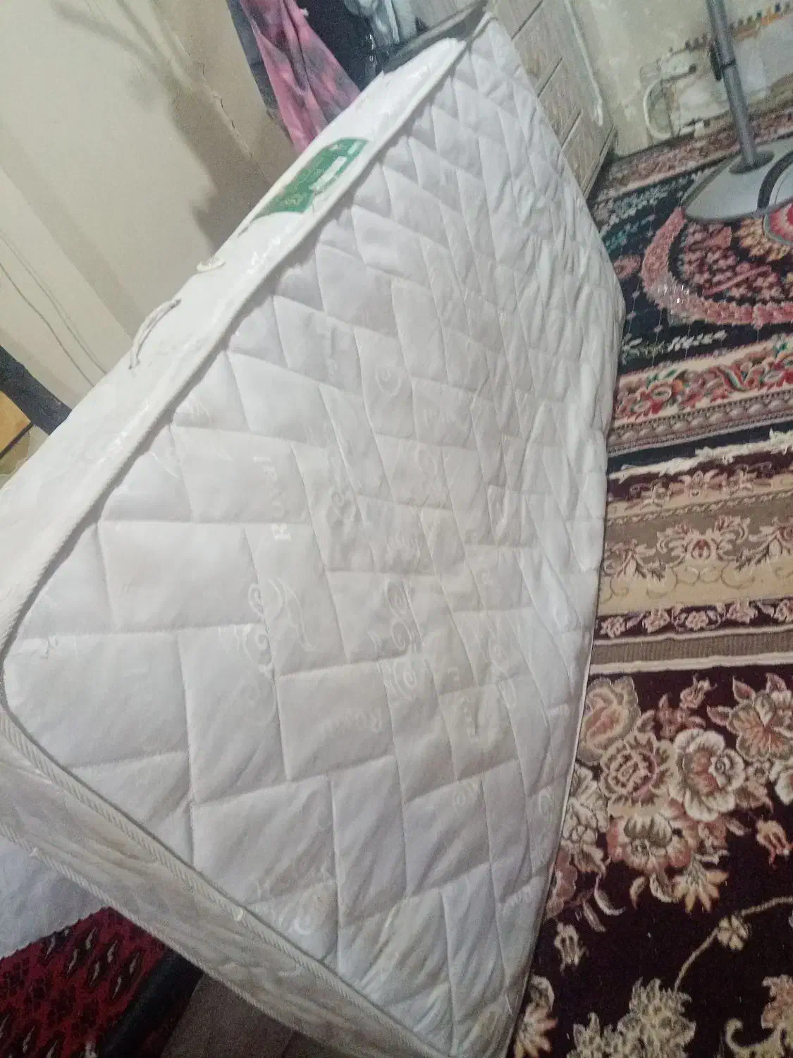 دشک|تشک تختخواب|دامغان, |دیوار