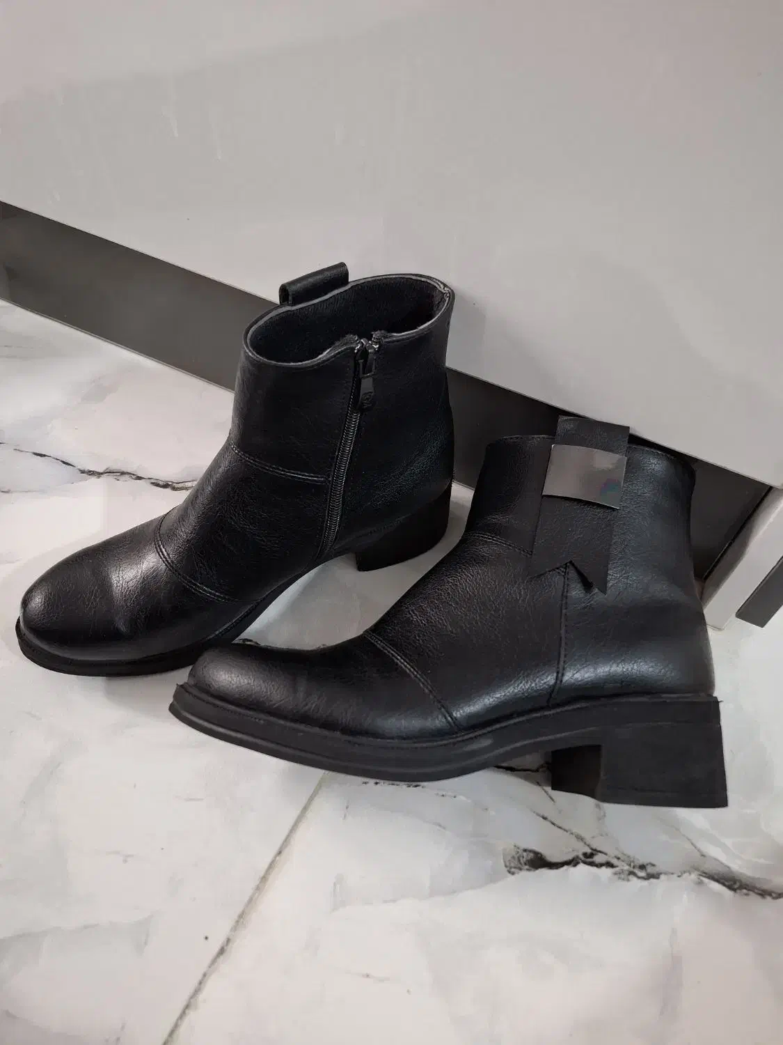 کفش|کیف، کفش، کمربند|همدان, |دیوار