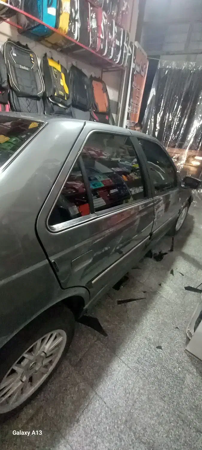 نصب تخصصی دودی شیشه|خدمات موتور و ماشین|بروجرد, |دیوار