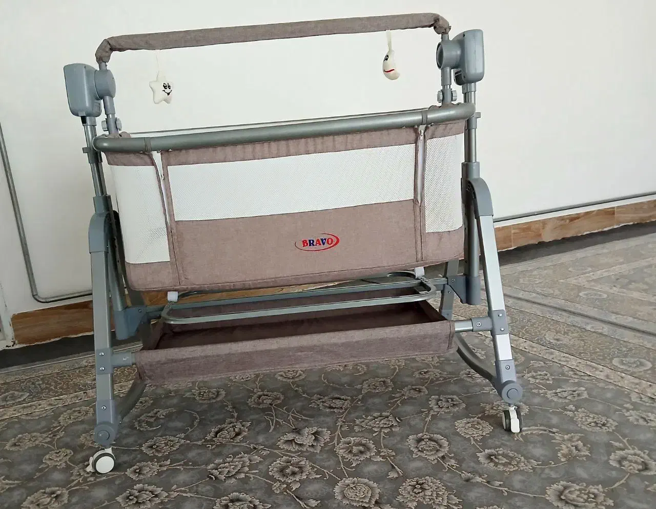 گهواره نوزاد|تخت و صندلی بچه|پیرانشهر, |دیوار