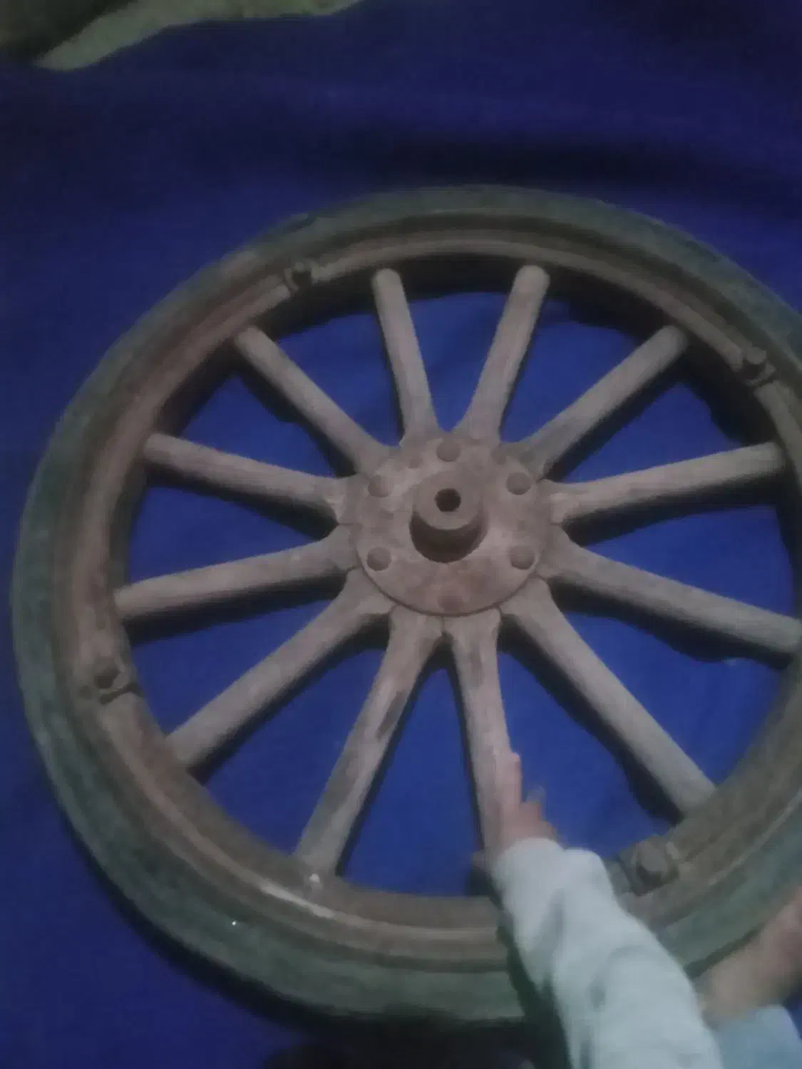 چرخ کالسکه قدیمی|کلکسیون اشیاء عتیقه|کرمان, |دیوار