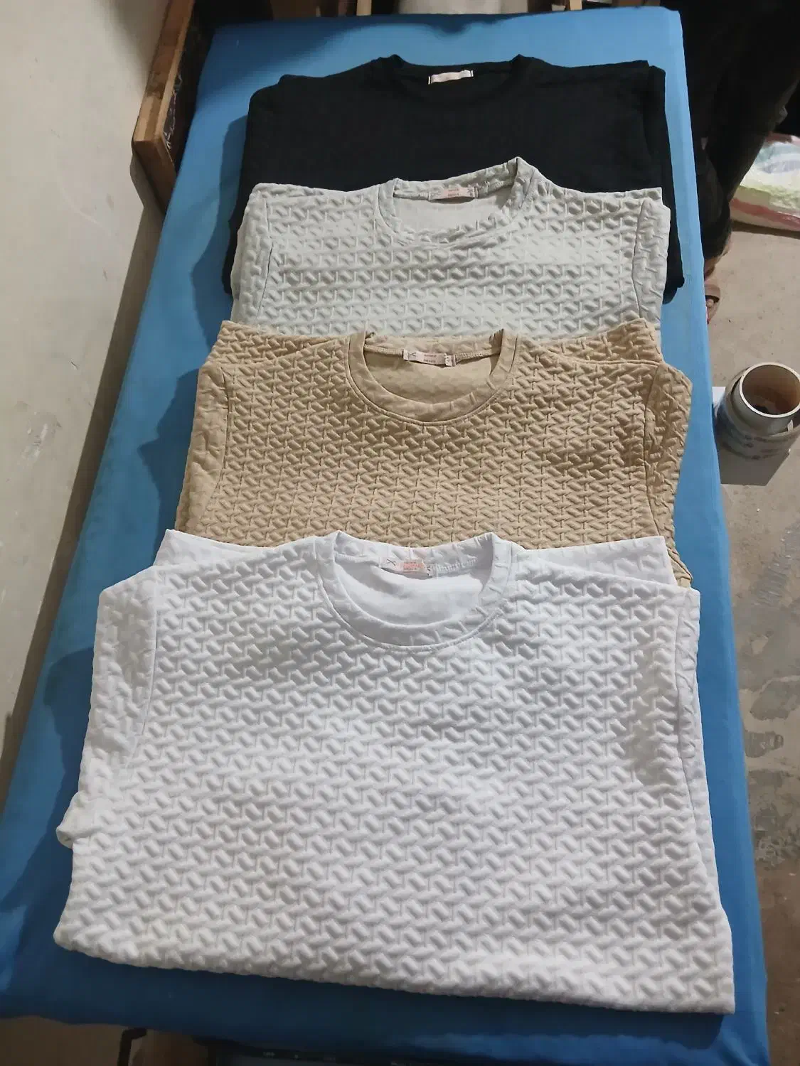 به صورت عمده|لباس|بستان آباد, |دیوار