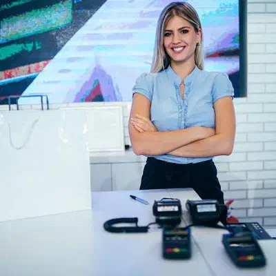 استخدام فروشنده حرفه ای خانم نازی آباد|استخدام بازاریابی و فروش|تهران, نازیآباد|دیوار