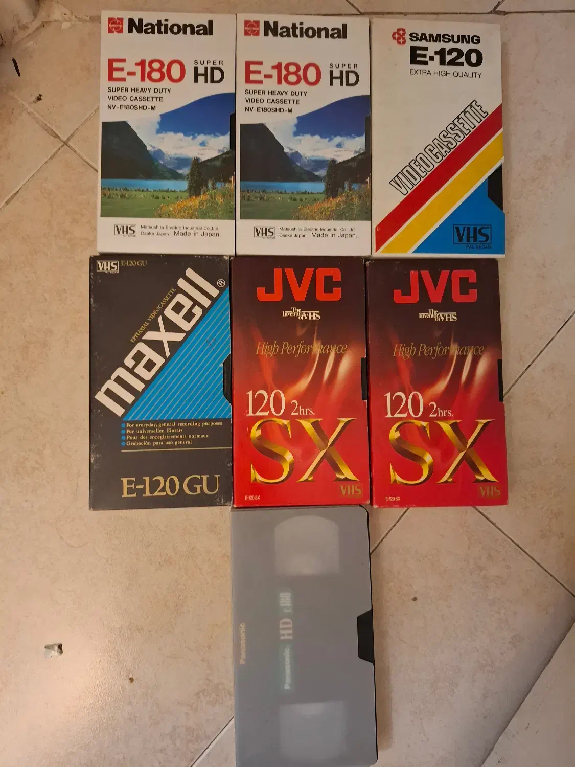 تعدادی نوار ویدیو و نوار کاست|فیلم و موسیقی|تهران, صادقیه|دیوار