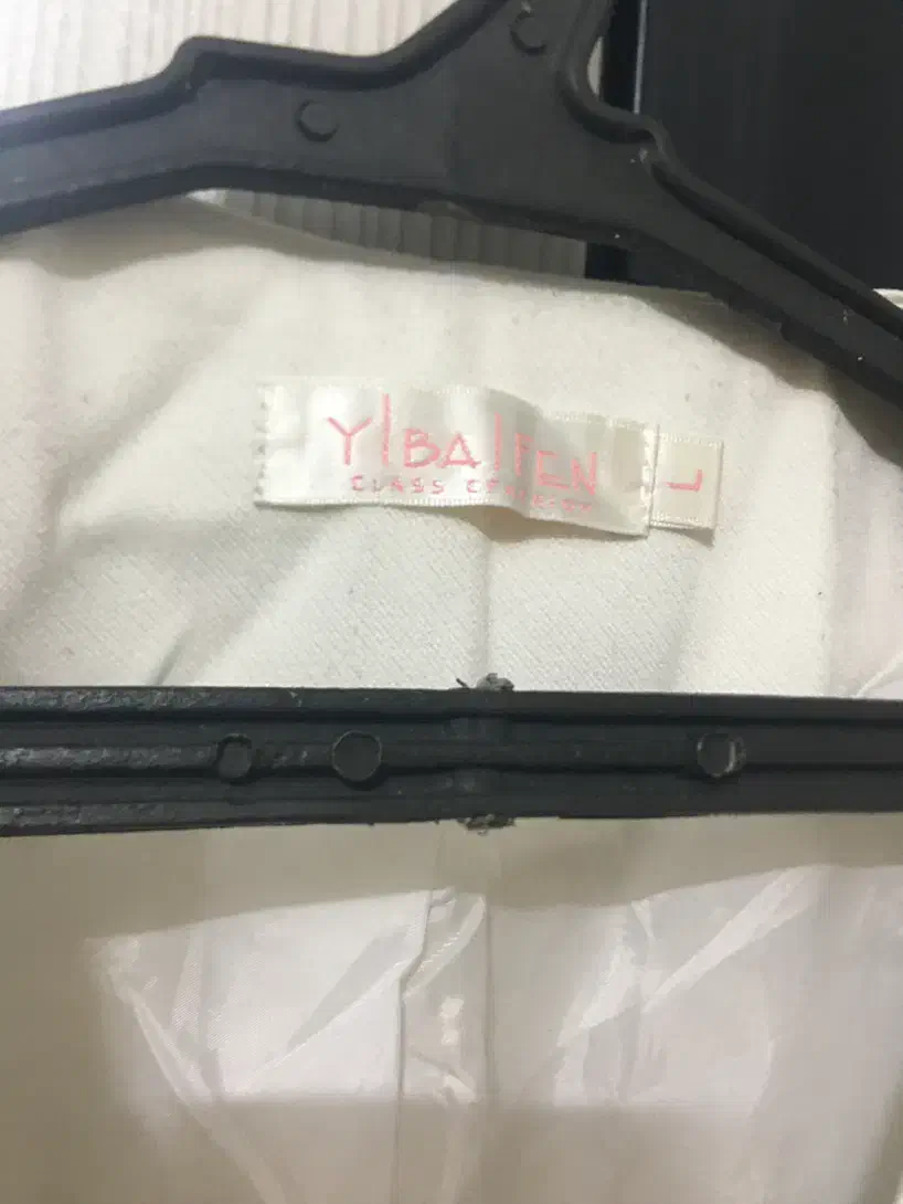 چند تیکه مانتو و پیراهن مجلسی بافت و...|لباس|مشهد, عبادی|دیوار