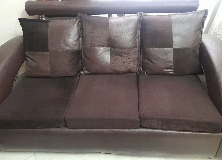 مبل چرم درجه یک بدون تعمیر|مبلمان خانگی و میز عسلی|قزوین, |دیوار