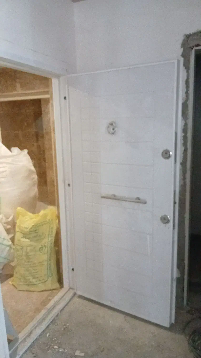 درب ضد سرقت کارکرده|مصالح و تجهیزات ساختمان|رشت, بلوار گیلان|دیوار