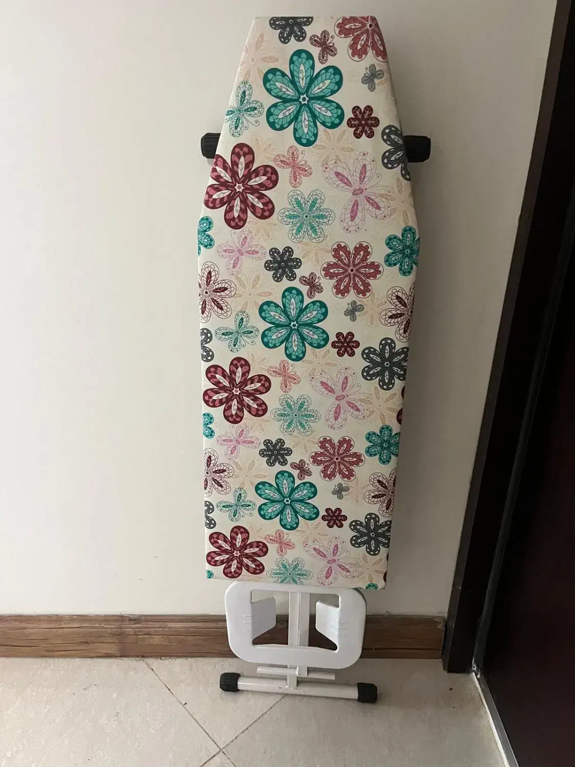 میز اتو (استفاده نشده)|اتو و لوازم اتو|کیش, |دیوار