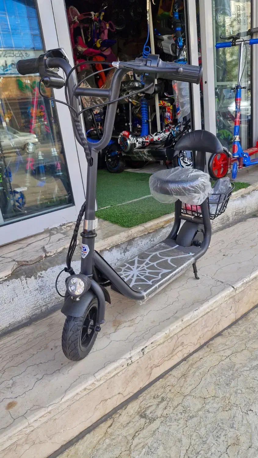 اسکوترشارژی|دوچرخه، اسکیت، اسکوتر|رشت, فلسطین|دیوار