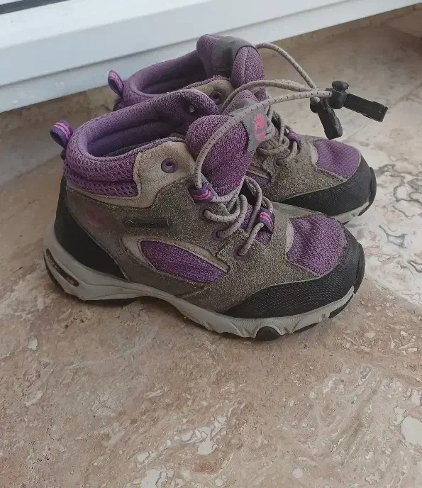 کفش یا بوت بچگانه اورجینال|کفش و لباس بچه|اشتهارد, |دیوار