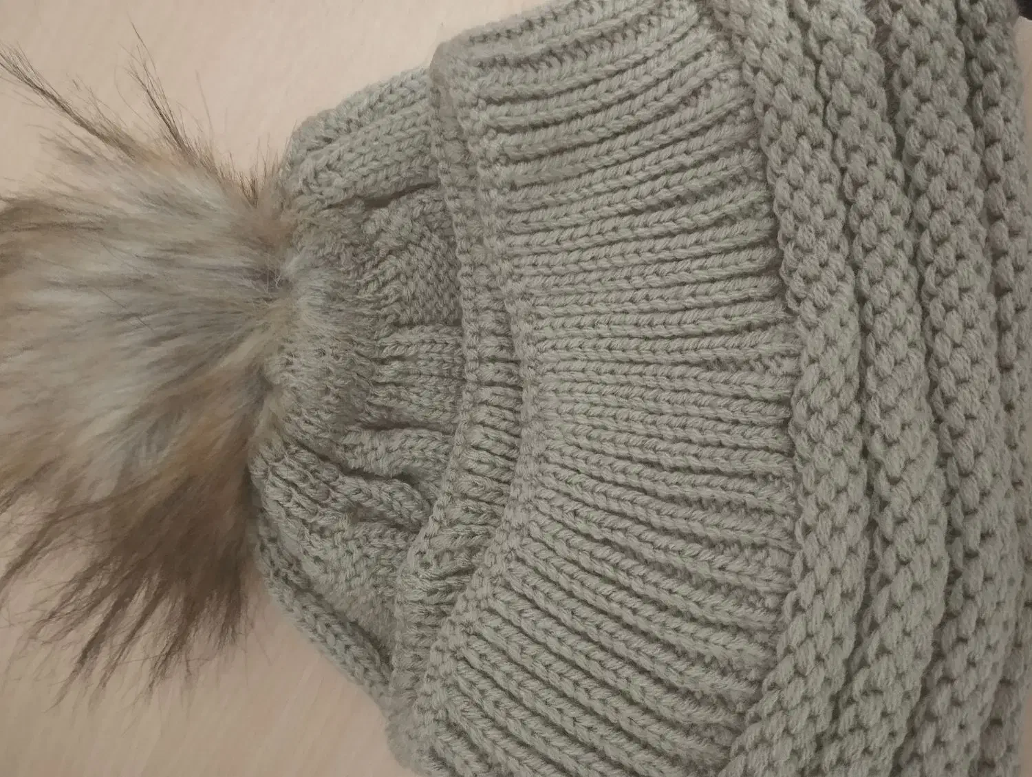 کاپشن و کلاه زمستانی|لباس|اقبالیه, |دیوار