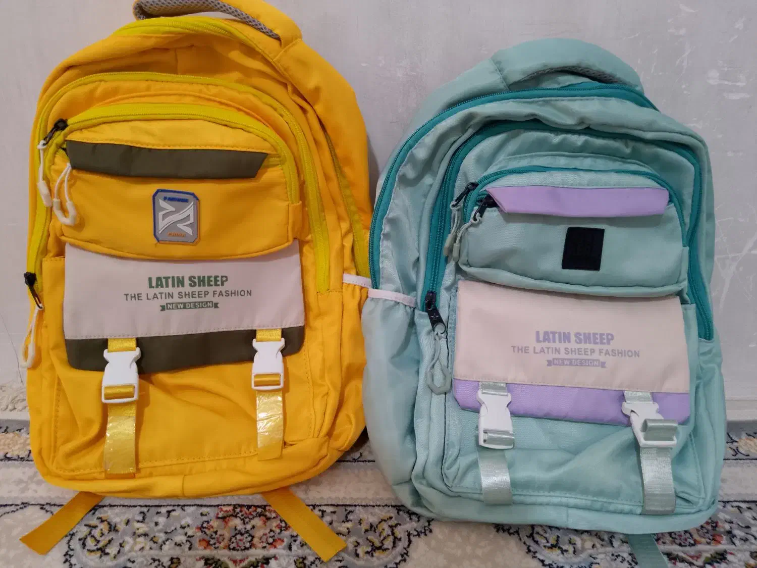 کیف مدرسه|کیف، کفش، کمربند|بومهن, |دیوار