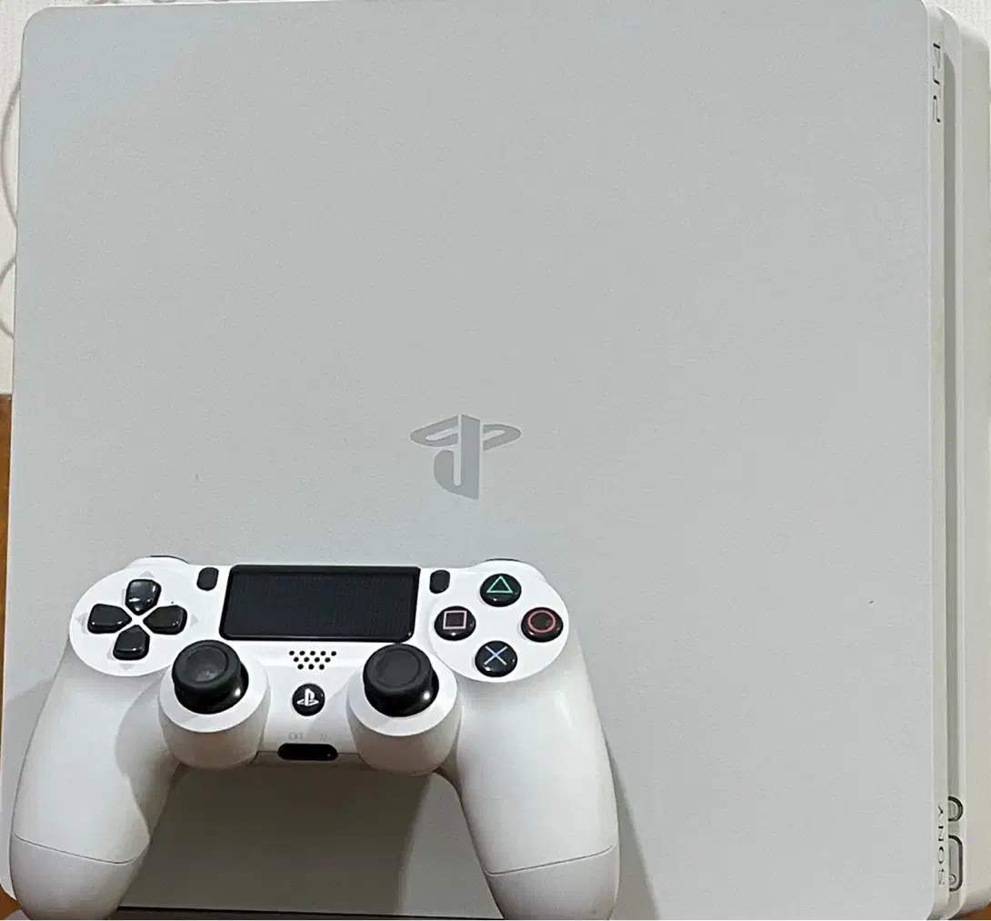 Ps4 white bundle|کنسول، بازی ویدئویی و آنلاین|اهواز, آریاشهر|دیوار